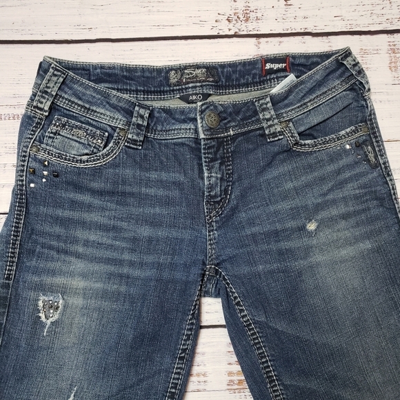 Silver Jeans Aiko Mid Boot Cut Distressed with embroidery and studs. - Picture 13 of 16